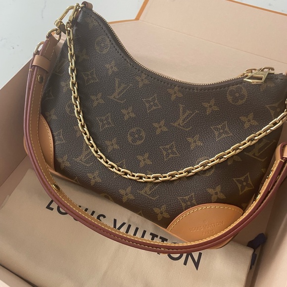 Authentic Louis Vuitton Boulogne PM Handbag - Picture 5 of 12